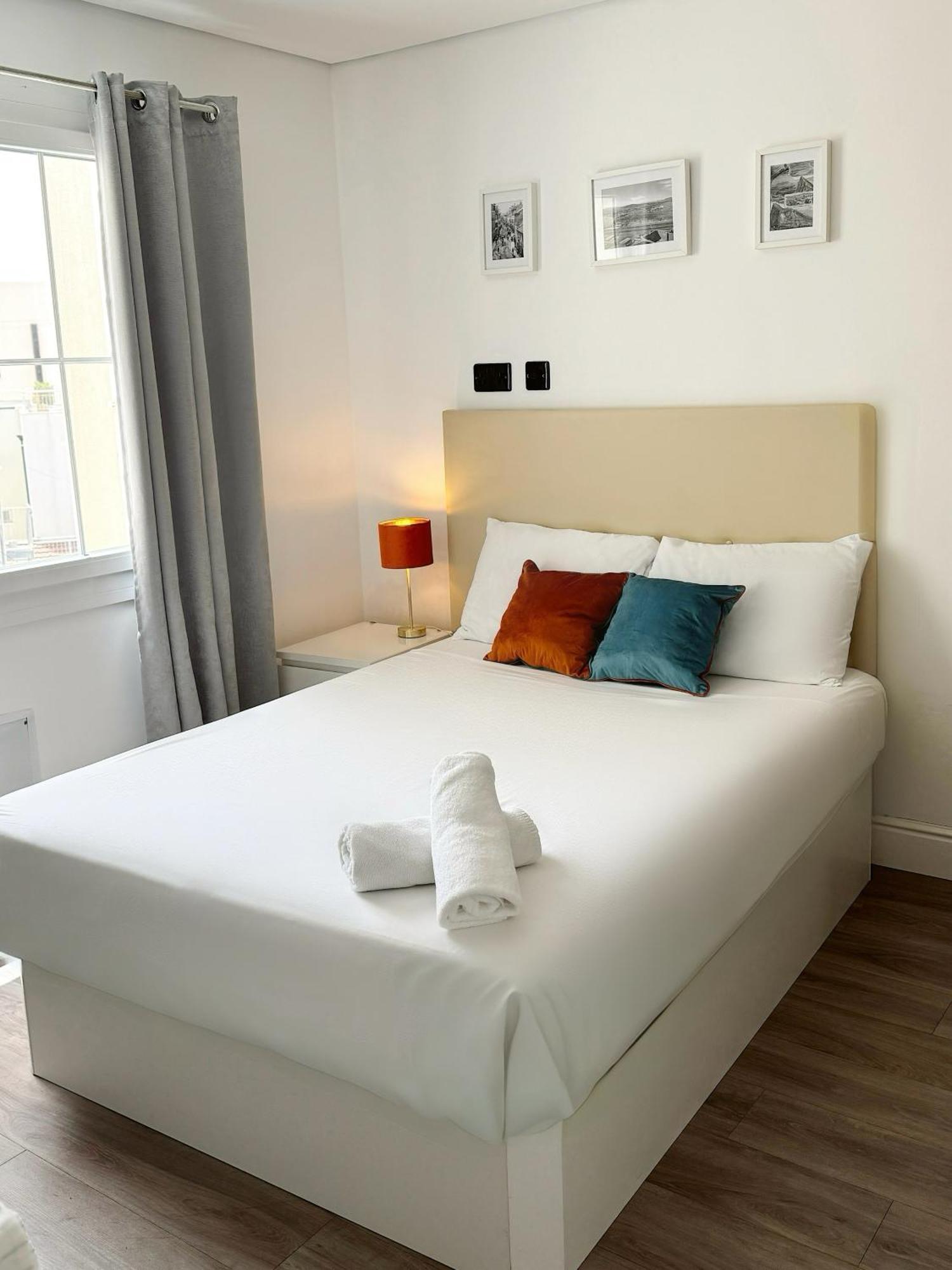 גיברלטר Central Penthouse Double Room Ensuite - Grand Central House מראה חיצוני תמונה