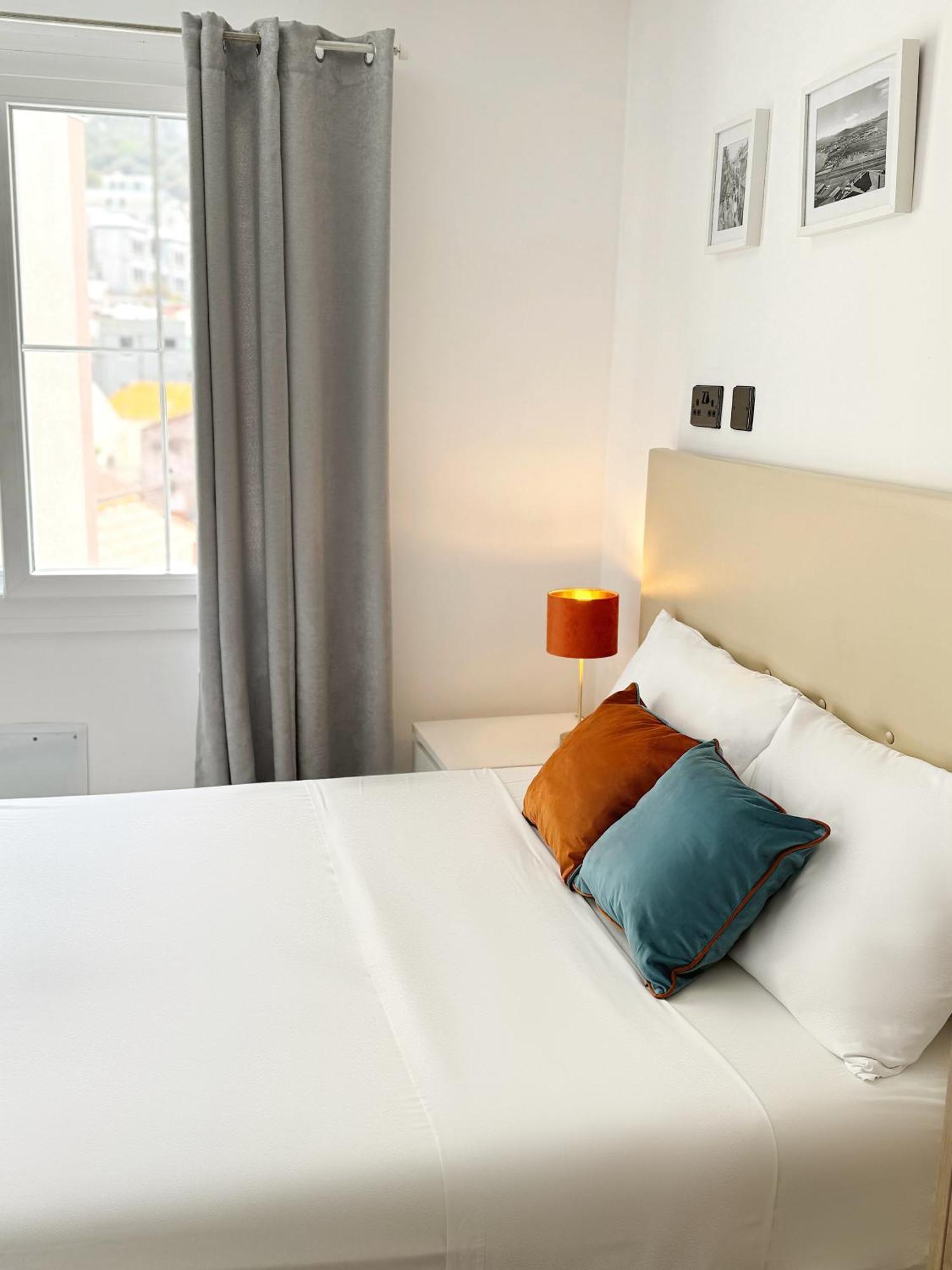 גיברלטר Central Penthouse Double Room Ensuite - Grand Central House מראה חיצוני תמונה